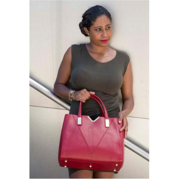 Tatou Red Italian Palmellato Leather Hand Bag - Picture 4 of 4